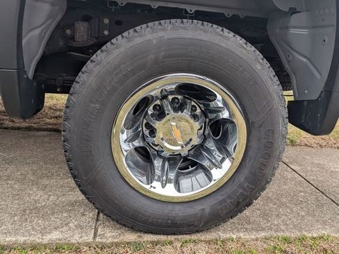 Certified 2024 Chevrolet Silverado 3500 LT w/ Convenience Package image 27