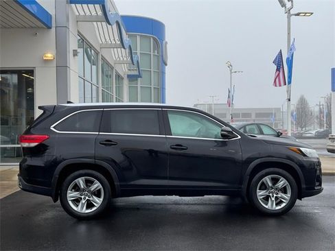 Used 2019 Toyota Highlander Limited image 2