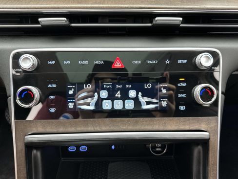 Certified 2026 Genesis GV80 2.5T Prestige AWD/4WD image 19