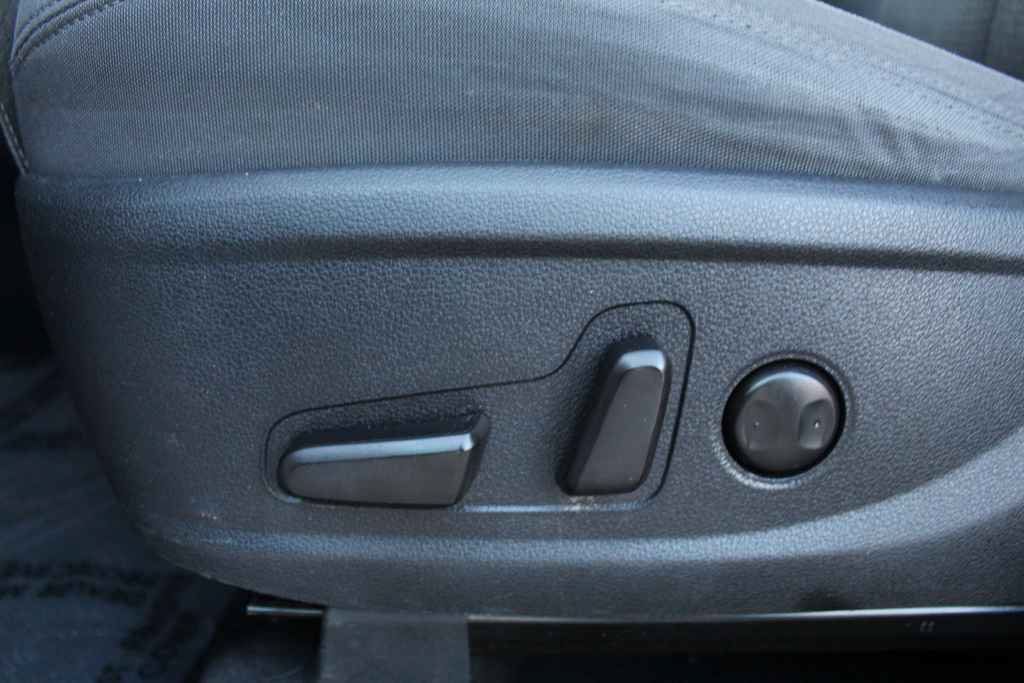 Used 2019 Hyundai Santa Fe SEL FWD image 23