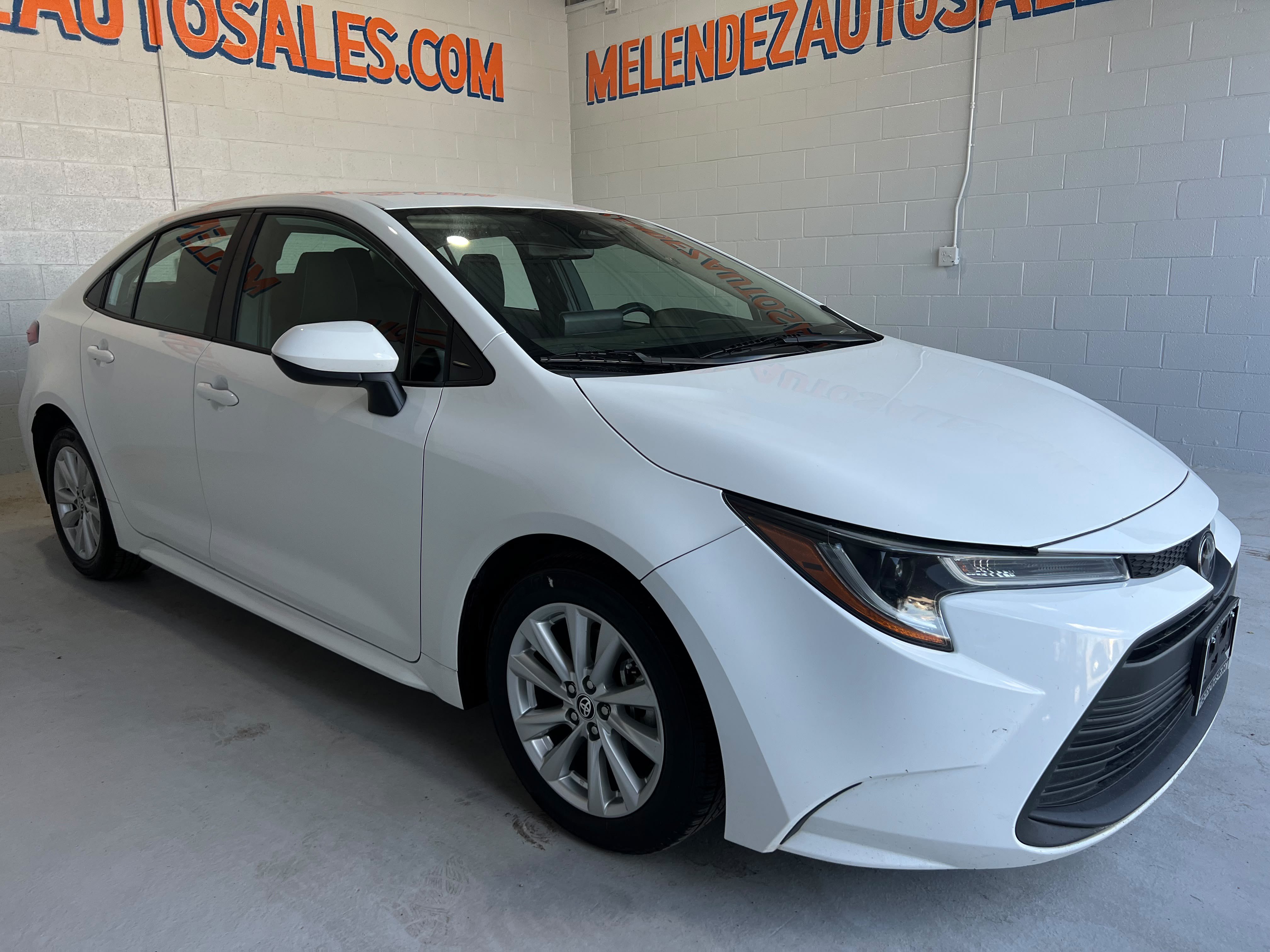 Used 2023 Toyota Corolla LE w/ LE Convenience Package FWD image 7