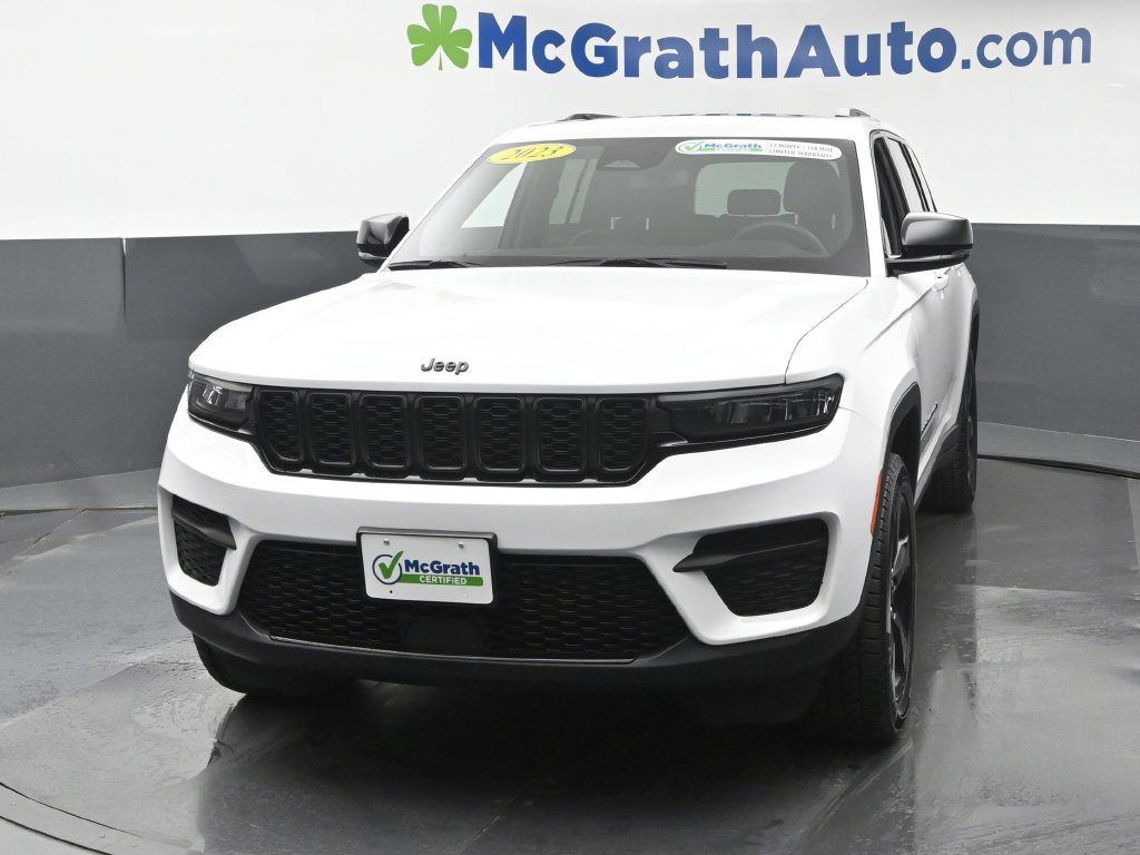 Used 2023 Jeep Grand Cherokee Altitude AWD/4WD image 25