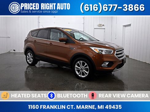 Used 2017 Ford Escape SE w/ SE Cold Weather Package image 1