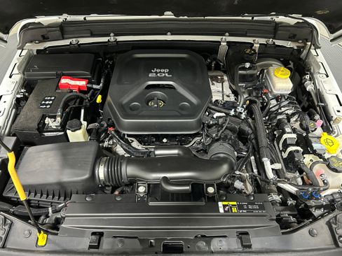 Used 2020 Jeep Wrangler Unlimited Sahara w/ Cold Weather Group image 19