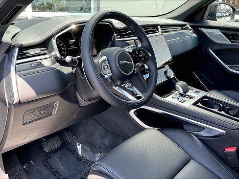 New 2026 Jaguar F-PACE R-Dynamic S image 6
