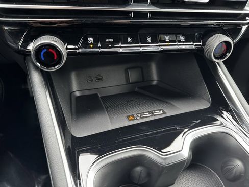 New 2026 Chevrolet Traverse LT w/ Midnight/Sport Edition image 13