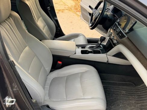 Used 2018 Honda Accord EX-L image 9