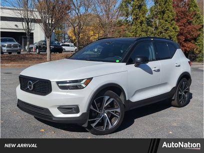 Used 2022 Volvo XC40 T5 R-Design w/ Climate Package