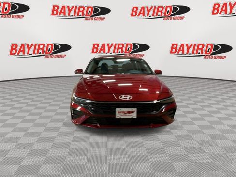 Used 2024 Hyundai Elantra Limited image 3