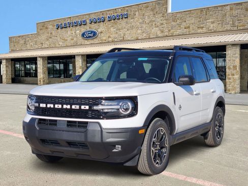New 2025 Ford Bronco Sport Outer Banks image 2