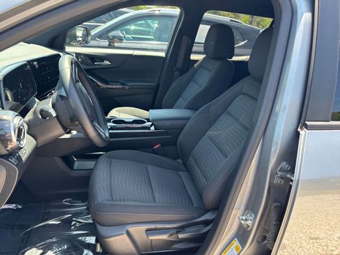 Used 2025 Chevrolet Equinox LT AWD/4WD image 38