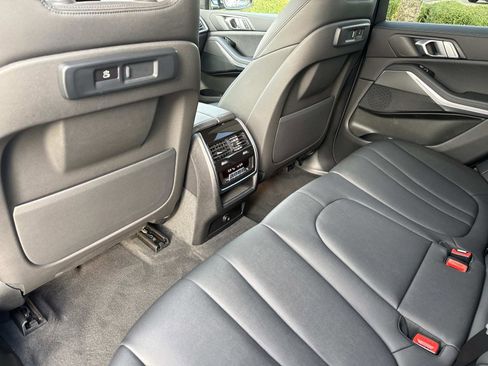 Used 2022 BMW X5 sDrive40i w/ Parking Assistance Package image 13