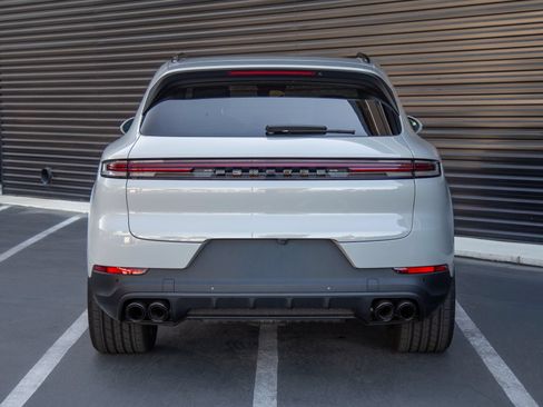 Certified 2026 Porsche Cayenne AWD/4WD image 6