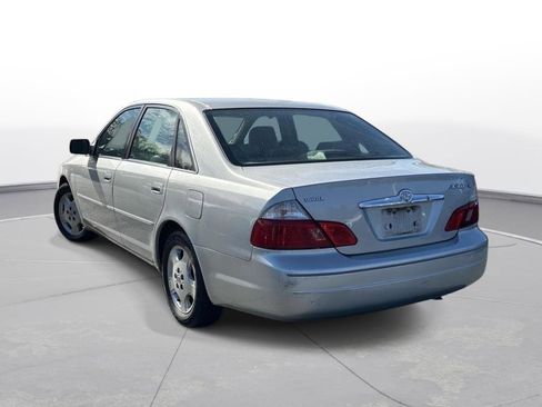Used 2004 Toyota Avalon XLS image 8
