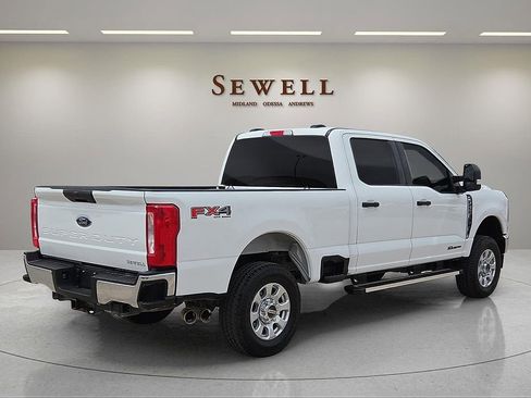 Used 2024 Ford F250 XLT w/ FX4 Off-Road Package AWD/4WD image 4