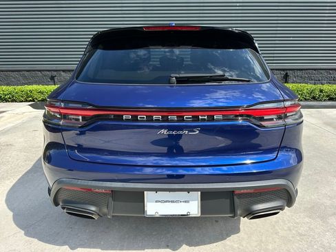 Certified 2022 Porsche Macan AWD/4WD image 12
