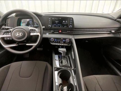 New 2026 Hyundai Elantra Hybrid FWD image 25