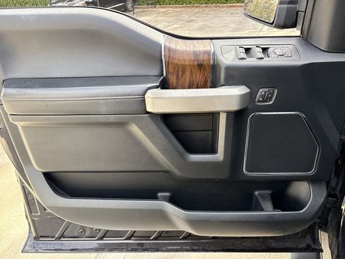 Used 2019 Ford F150 Lariat image 15