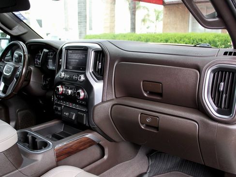 Used 2019 GMC Sierra 1500 SLT image 39
