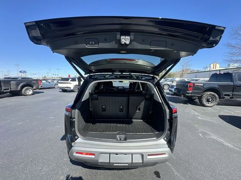 Used 2023 Nissan Pathfinder SL w/ Lighting Package (N92) image 30