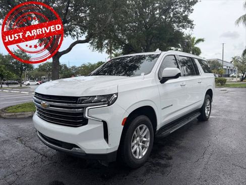 Used 2021 Chevrolet Suburban LT RWD image 1