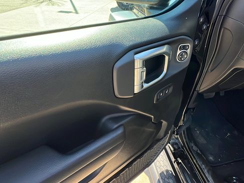 Certified 2025 Jeep Wrangler Sport S image 15