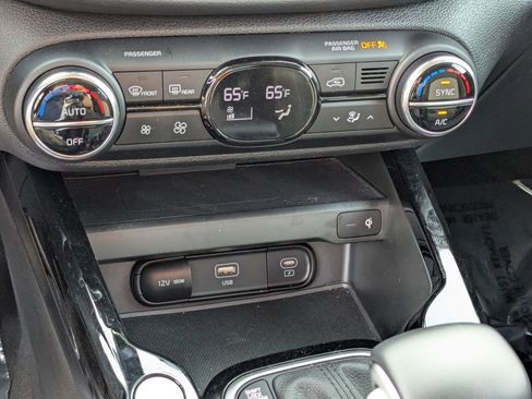 Used 2024 Kia Soul EX FWD image 25