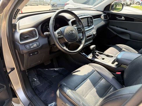 Used 2019 Kia Sorento SX w/ SX Touring Package AWD/4WD image 2