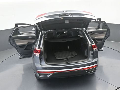 Used 2022 Volkswagen Atlas Cross Sport SE w/ Black Wheel Package image 70