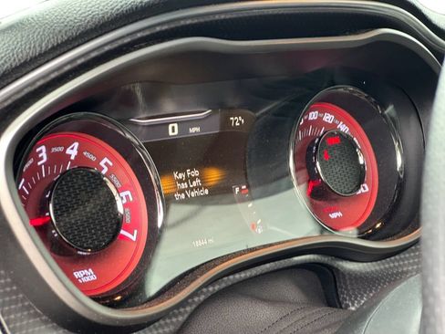 Used 2015 Dodge Challenger SRT Hellcat RWD image 17