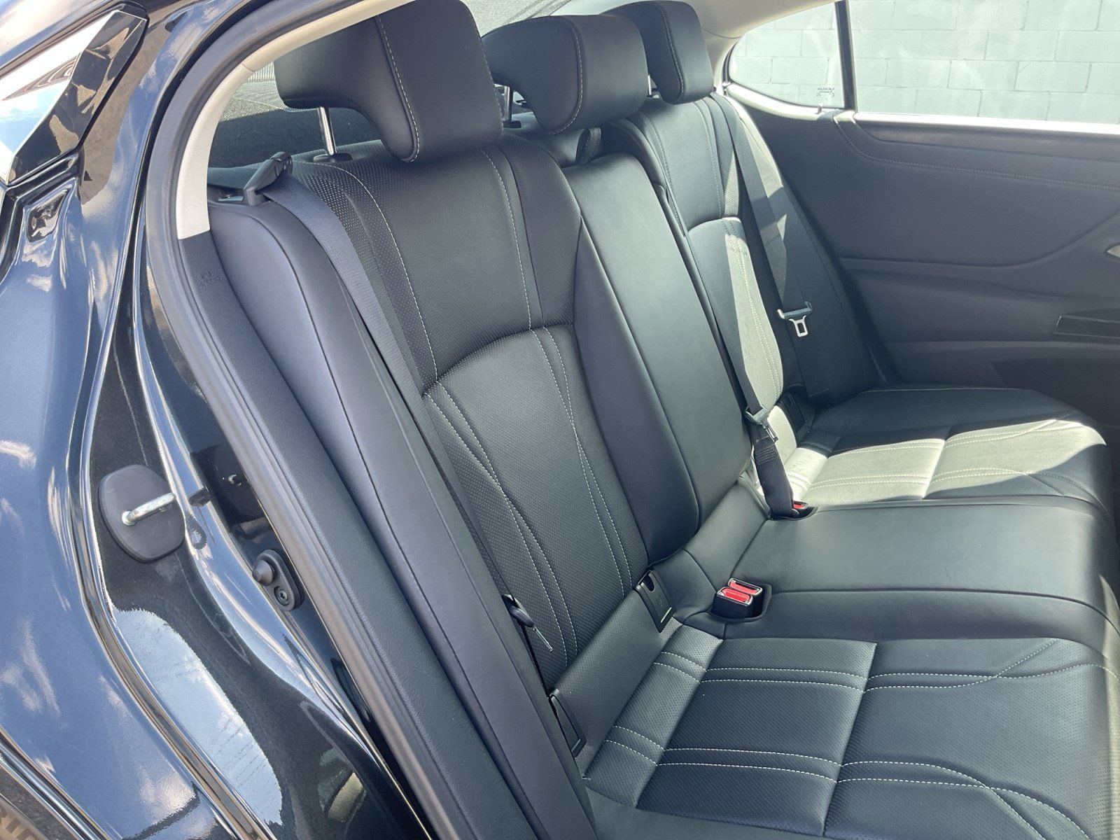 Used 2024 Lexus ES 300h w/ Accessory Package (Z2) FWD image 21