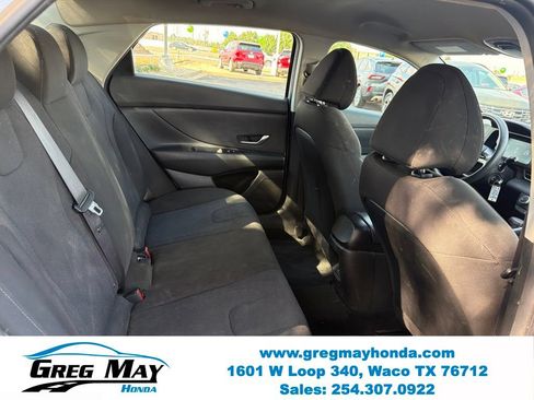 Used 2025 Hyundai Elantra SE FWD image 27