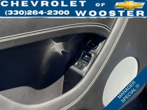 Used 2017 Bentley Bentayga image 12