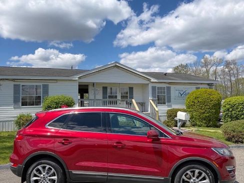 Used 2017 Lincoln MKC Select w/ Select Plus Package AWD/4WD image 2