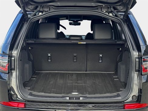 New 2026 Land Rover Discovery Sport Landmark image 12