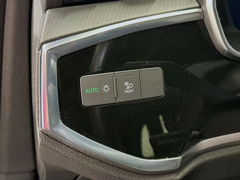 Used 2020 Audi Q3 2.0T Premium Plus w/ Premium Plus Package AWD/4WD image 17