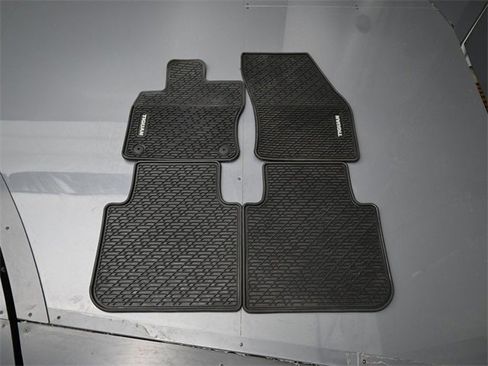 Used 2022 Volkswagen Tiguan SE R-Line image 37