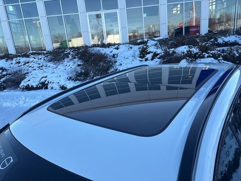 Certified 2025 Volvo XC60 B5 Core image 11