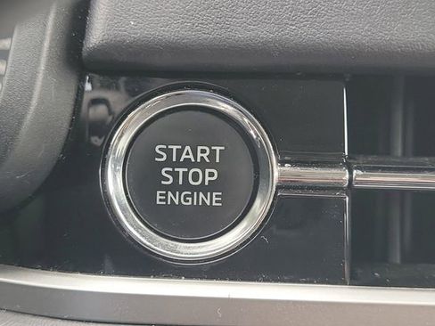 Used 2024 Mitsubishi Outlander SE image 31