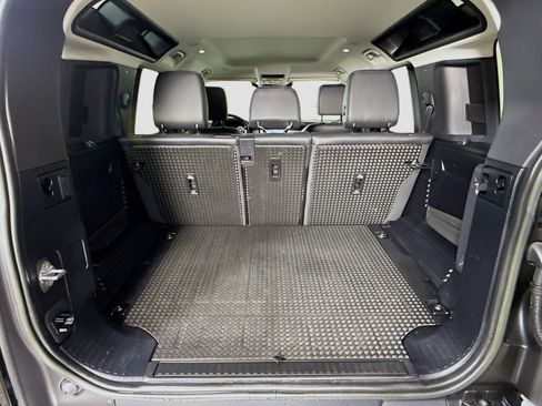 Used 2023 Land Rover Defender 110 S image 35