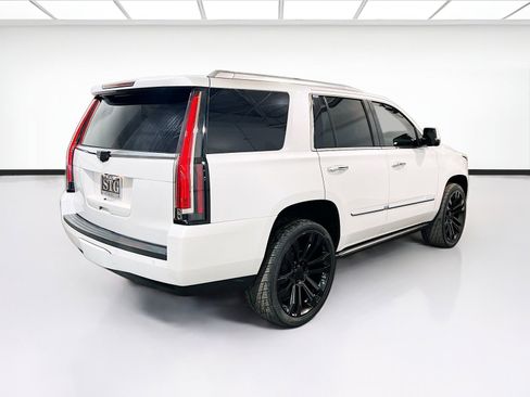 Used 2016 Cadillac Escalade Platinum image 4
