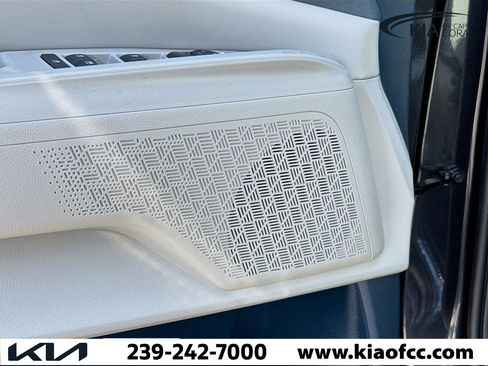 New 2026 Kia Carnival EX FWD image 23