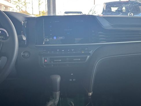 Used 2025 Toyota Camry LE image 18