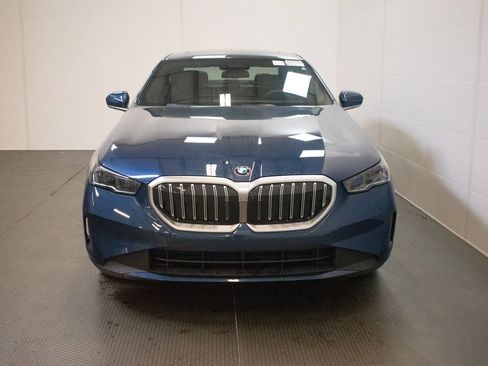 Used 2026 BMW 540i xDrive AWD/4WD image 2