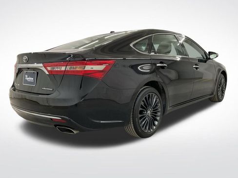 Used 2018 Toyota Avalon XLE image 3