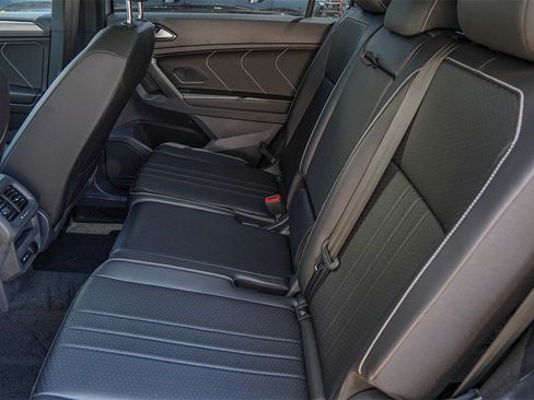 New 2024 Volkswagen Tiguan SE R-Line image 31