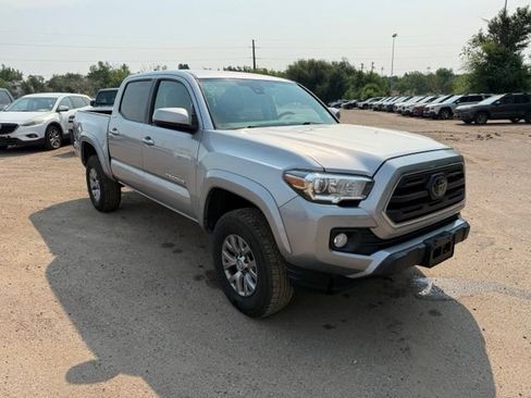 Used 2018 Toyota Tacoma SR5 AWD/4WD image 8