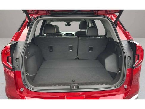 Used 2023 GMC Terrain SLT w/ Infotainment Package II image 9