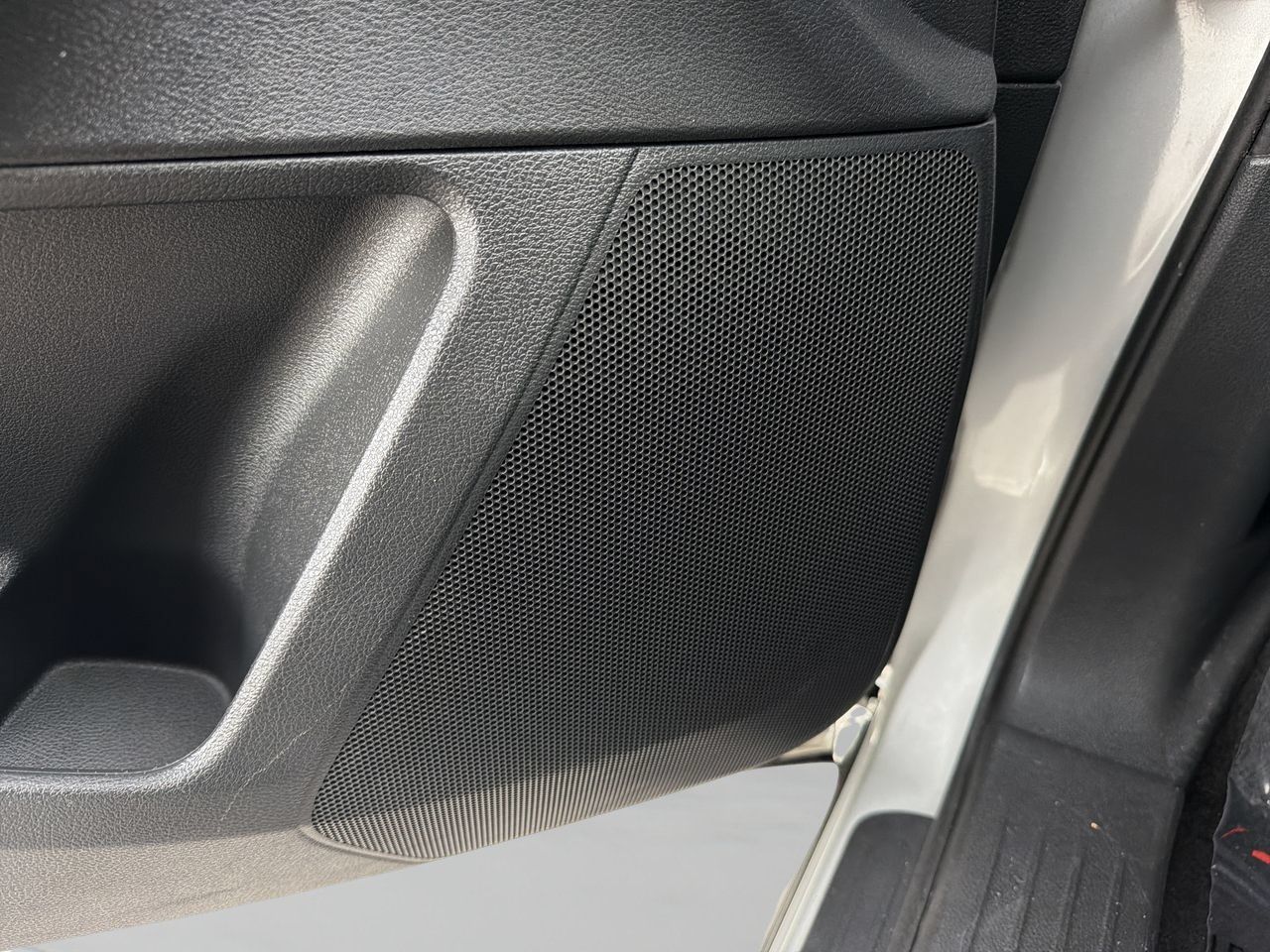 Used 2024 Nissan Pathfinder SV FWD image 19