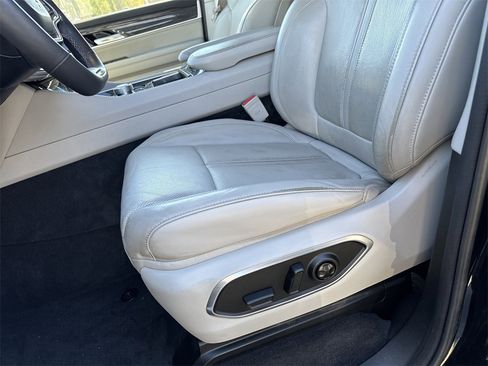 Used 2022 Jeep Wagoneer Series II w/ Rear Seat Video Group 1 image 13